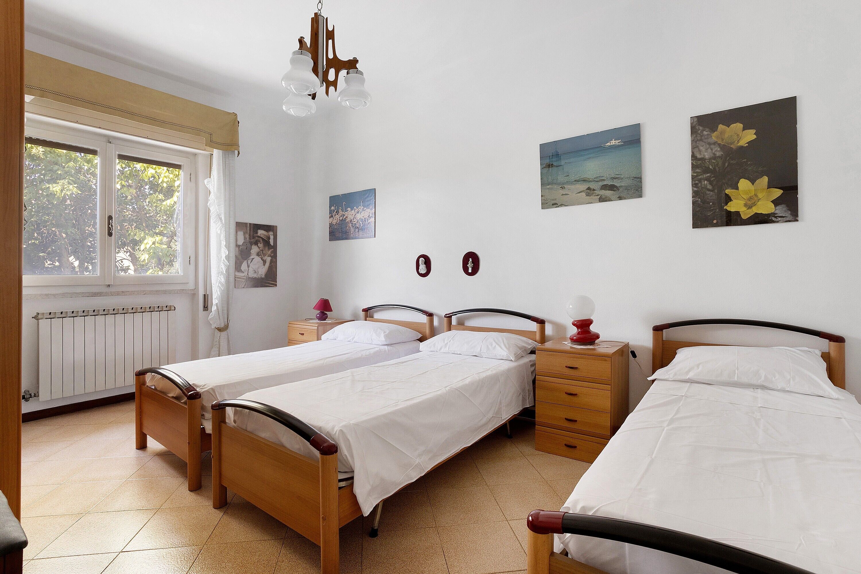 2 slaapkamers, een strijkplank/strijkijzer, beddengoed