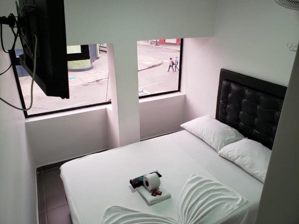 Habitación doble superior, vistas a la ciudad | Minibar, decoración individual, mobiliario individual