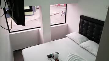 Superior tweepersoonskamer, uitzicht op de stad | Een minibar, individueel gedecoreerd, individueel gemeubileerd