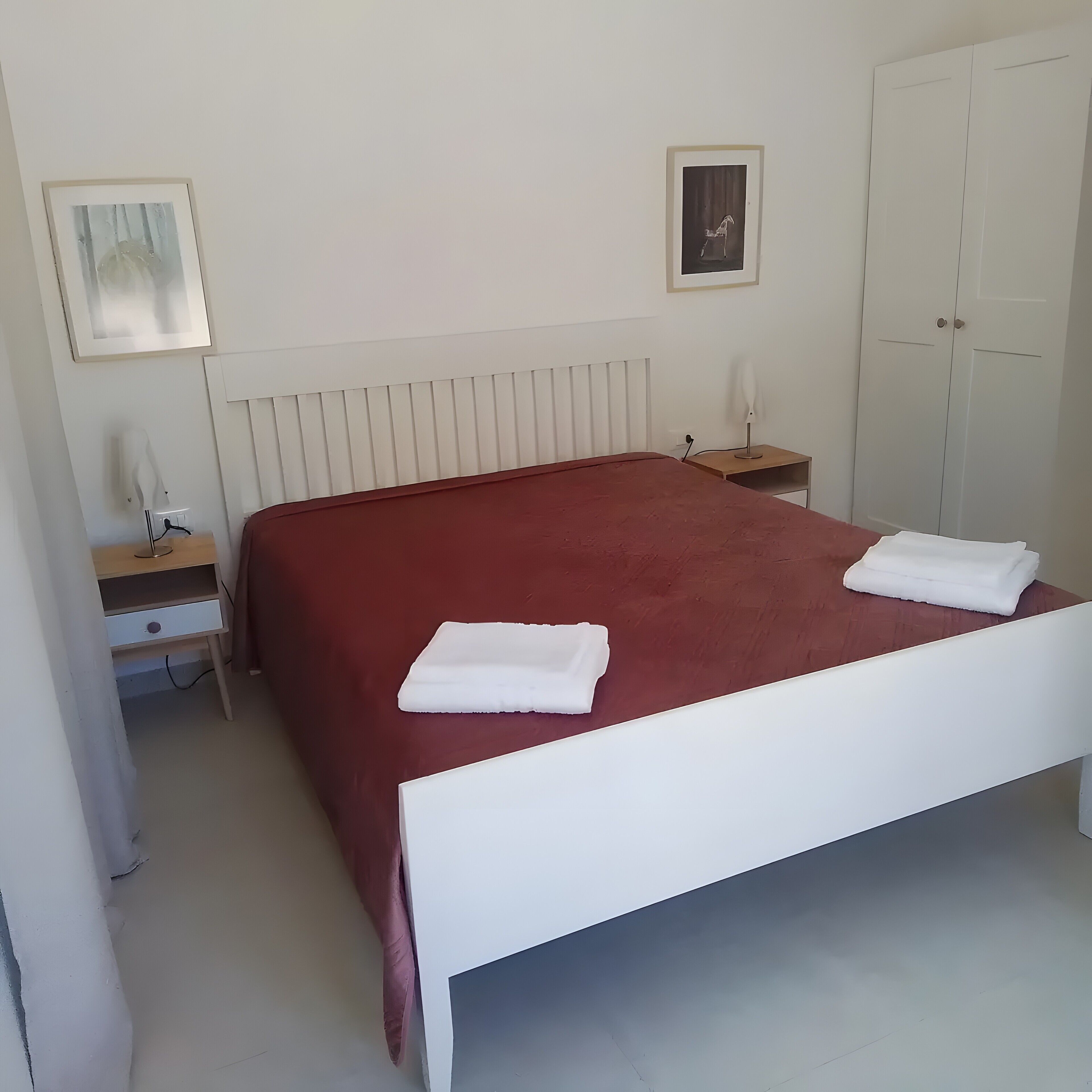 WiFi, bed sheets