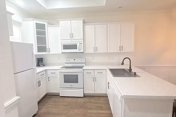 Refrigerador, microondas, horno, placa de cocina