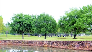 Property grounds - Open-Plan Studio Suite | Free Daily Breakfast (Houston)