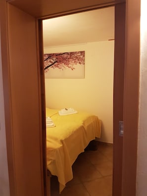 Iron/ironing board, WiFi, bed sheets - Close to nature on the edge of the city and forest in Freiburg-Herdern (Freiburg im Breisgau)
