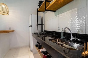 Fridge, microwave, oven, stovetop - Villa Maré (Trancoso)