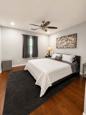 3 dormitorios, tabla de planchar con plancha, wifi gratis y ropa de cama