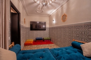 Interior - Riad 3ch Salon, Terrasse avec Jacuzzi ,à Jemaa El Fna (Marrakech)