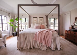 4 Schlafzimmer, Bügeleisen/Bügelbrett, WLAN, Bettwäsche