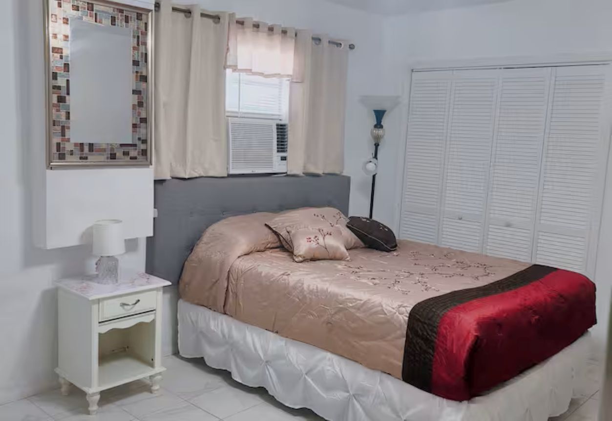 1 bedroom, bed sheets