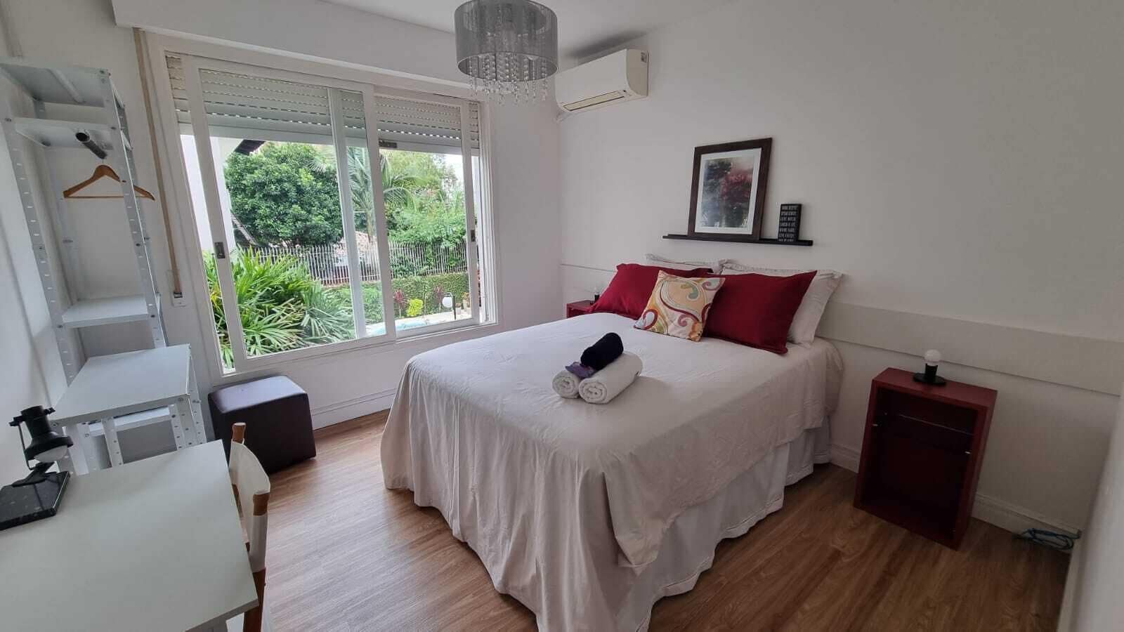 3 quartos, ferros/tábuas de passar roupa, Wi-Fi, roupa de cama