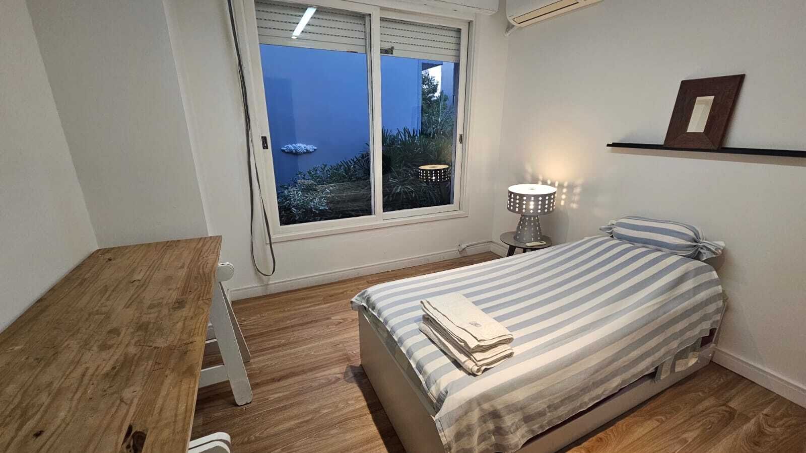3 quartos, ferros/tábuas de passar roupa, Wi-Fi, roupa de cama