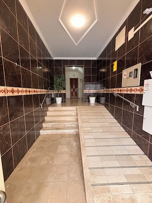 Interior - Apartment for 4, not in the city center, 20 minutes from the beach and the airport (Faro)