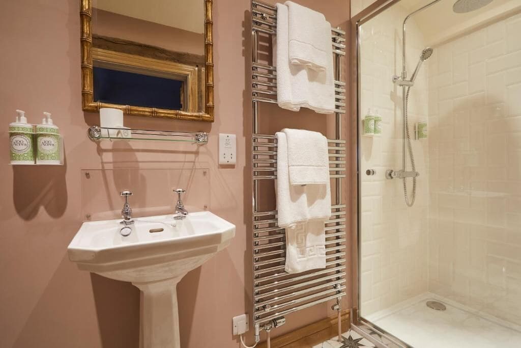 Superior Double Room | Bathroom