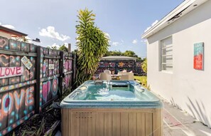 Outdoor spa tub - Cozy Home and Backyard- Hot Tub- Central Location- Near the Beach (North Miami)