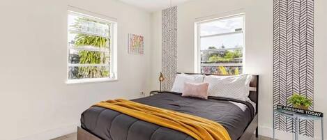 3 chambres, fer et planche à repasser, Wi-Fi gratuit, draps fournis