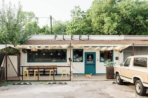 Exterior - Close to Downtown — The Cozy Bungalow (Austin)