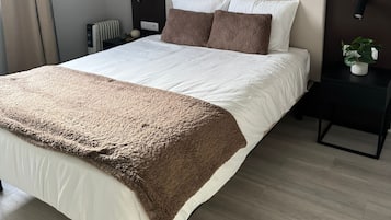 Iron/ironing board, travel cot, free WiFi, bed sheets