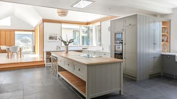 Dishwasher, highchair