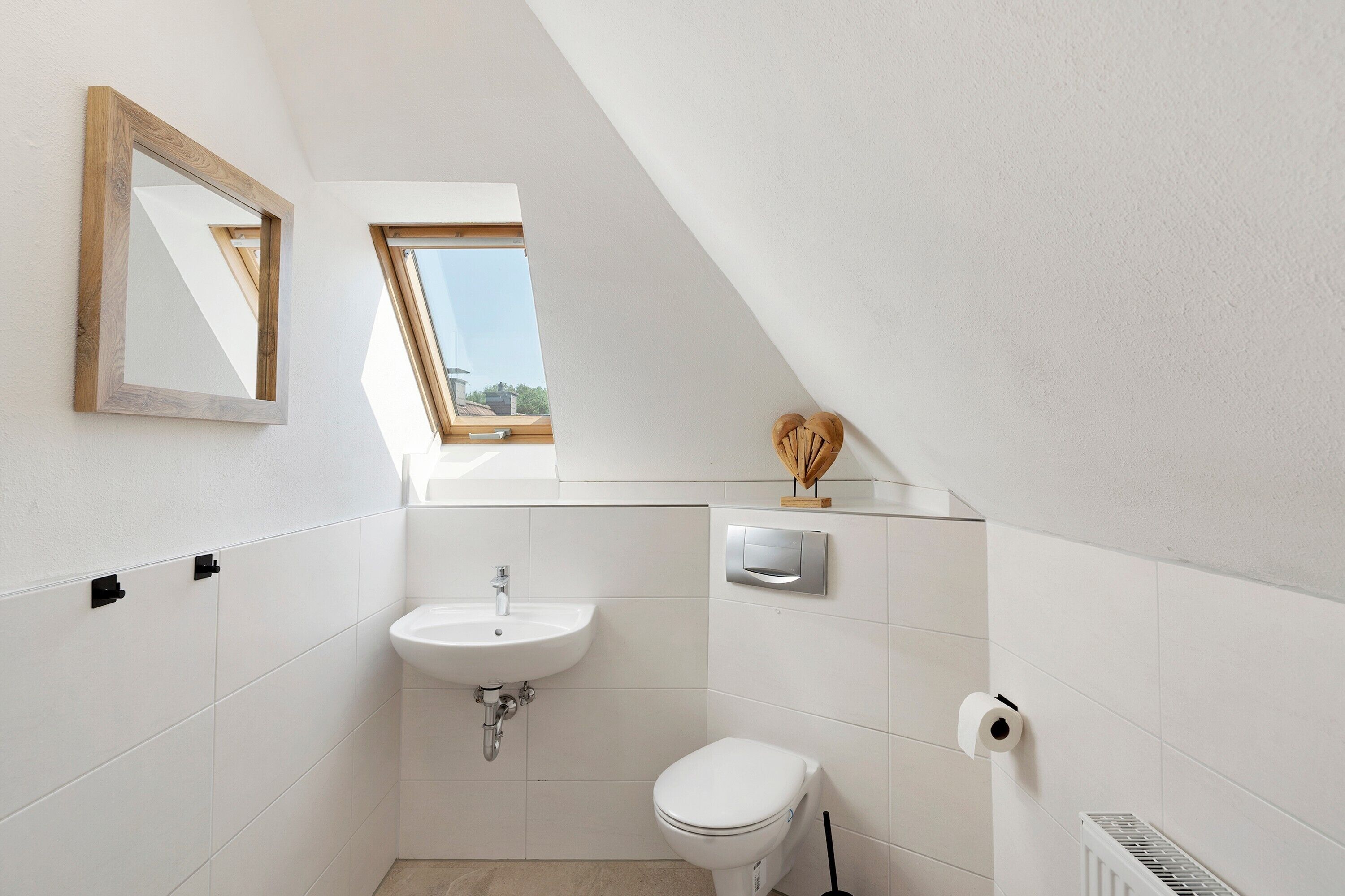 Douche, sèche-cheveux, serviettes fournies