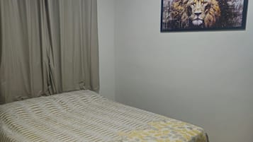 2 dormitorios, tabla de planchar con plancha, wifi gratis y ropa de cama