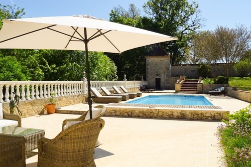 Chateau Trieux - Five Bedroom Castle, Sleeps 10