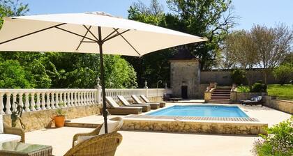 Chateau Trieux - Five Bedroom Castle, Sleeps 10