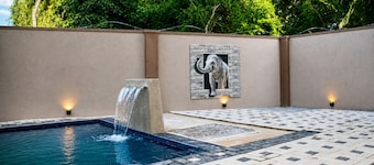 Villa with pool, short walk to seafront. 3-bedroom villa in excellent location.