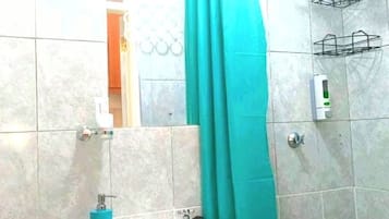 Handtücher, Seife, Toilettenpapier