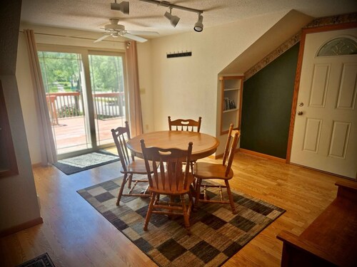 Lovely 2-bedroom house with AC in beautiful St. Cloud