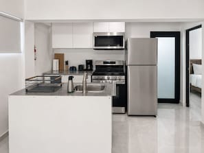 Private kitchen - Villa Nelly Beachfront Stay (Vega Baja)