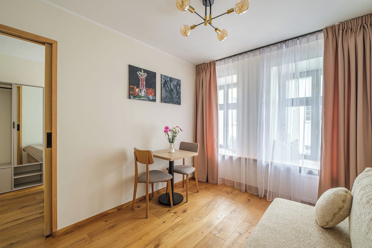Apartamento | Roupas de cama antialérgicas, cortinas blackout, quartos à prova de som