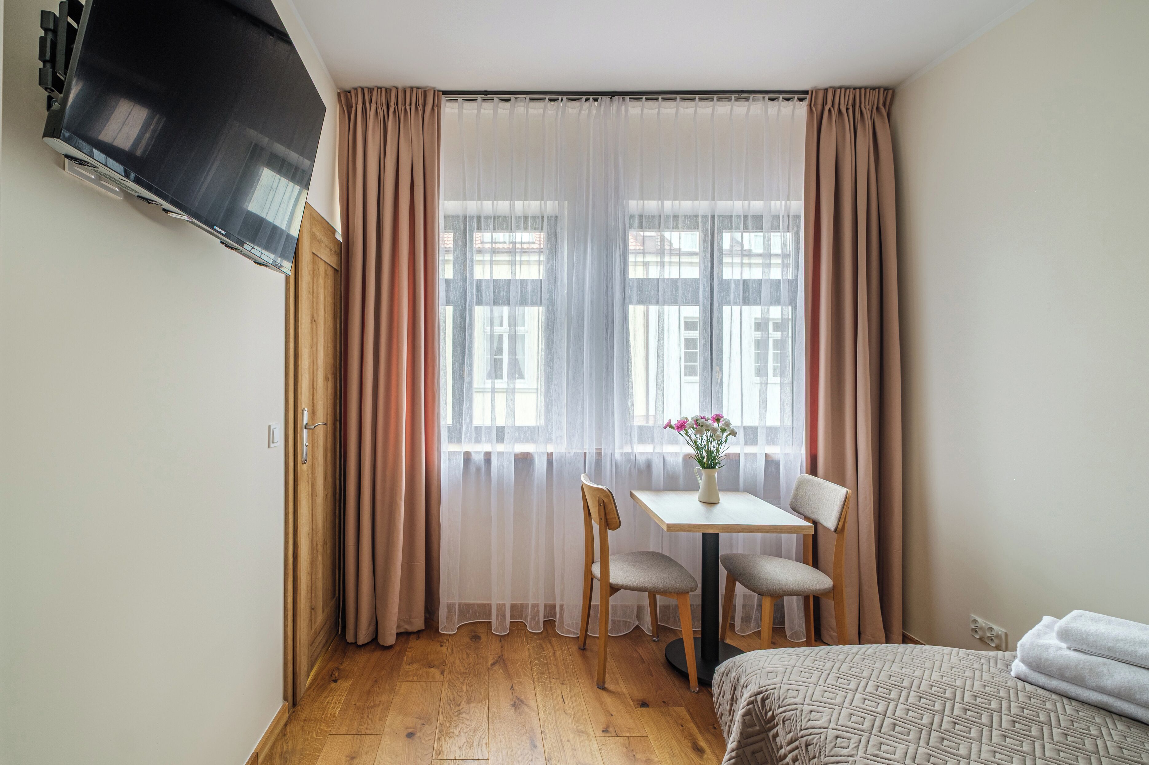 Standard-Doppelzimmer | Allergikerbettwaren, Verdunkelungsvorhänge, schallisolierte Zimmer