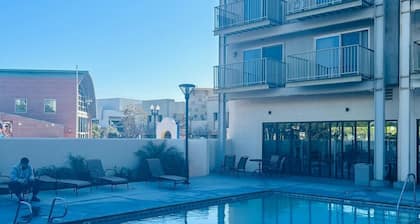 Stylish King Suite • Bay View • Near Downtown SD