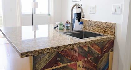 Stylish King Suite • Bay View • Near Downtown SD