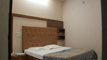 Deluxe Double Room | Free WiFi