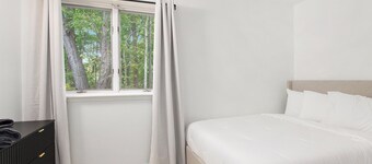 Lake-Side Retreat | Beaches | Wineries