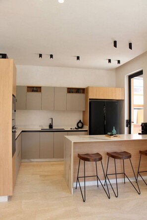 Private kitchen - Villa Camelia - Breakfast and Heated Pool (Marrakech)