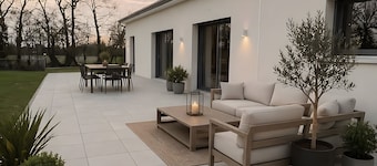 Holiday Home 'L'Or du Temps - Citrus' with Private Garden and Wi-Fi