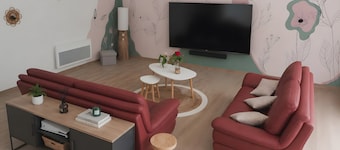 Holiday Home “L'Or du Temps” with Private Terrace, Garden and Wi-Fi