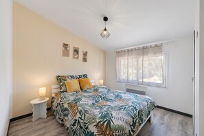 5 chambres, fer et planche à repasser, Wi-Fi