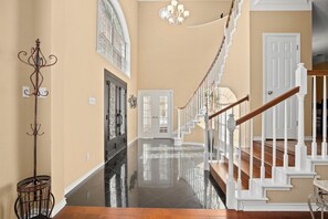 Interior - West Austin Retreat, Hill Views, Fireplace & Near Downtown (Austin)