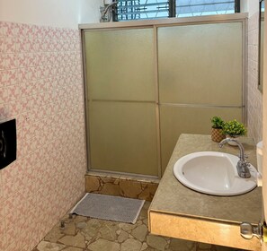 Standard Room | Bathroom - luca (San José)