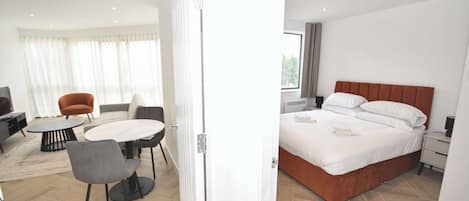1 bedroom, desk, iron/ironing board, WiFi