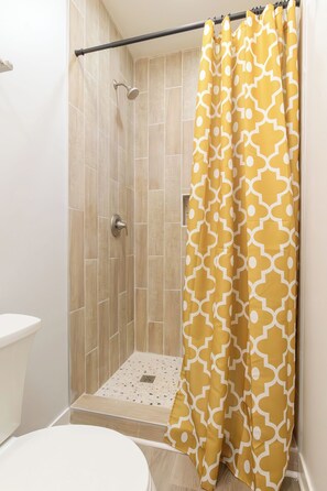 Bathroom - Entire Home In Miller close to BP/80/94 (Gary)
