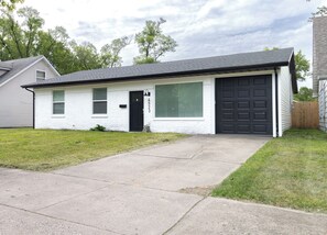 Exterior - Entire Home In Miller close to BP/80/94 (Gary)