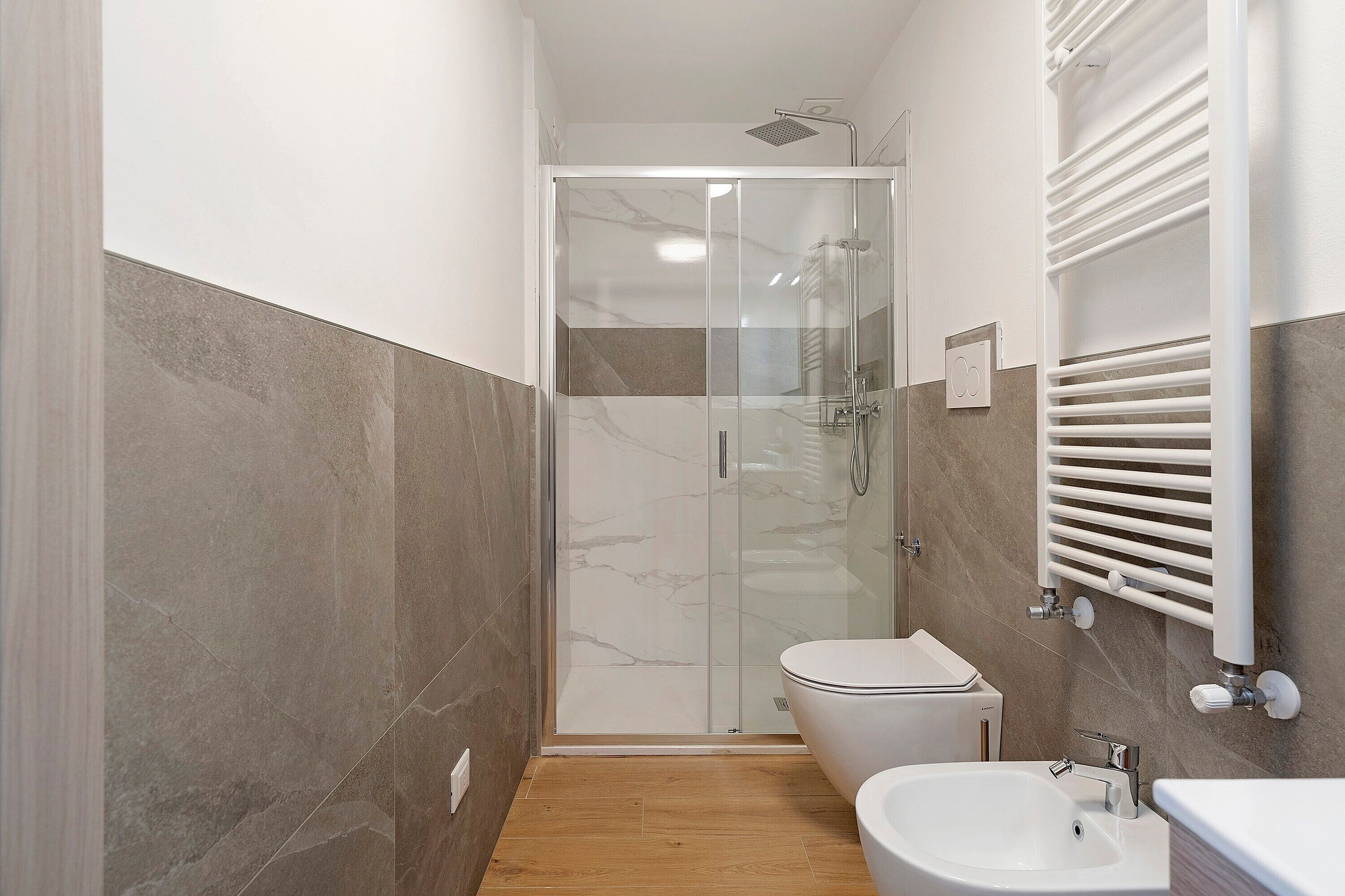 Shower, towels