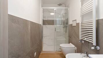 Shower, towels