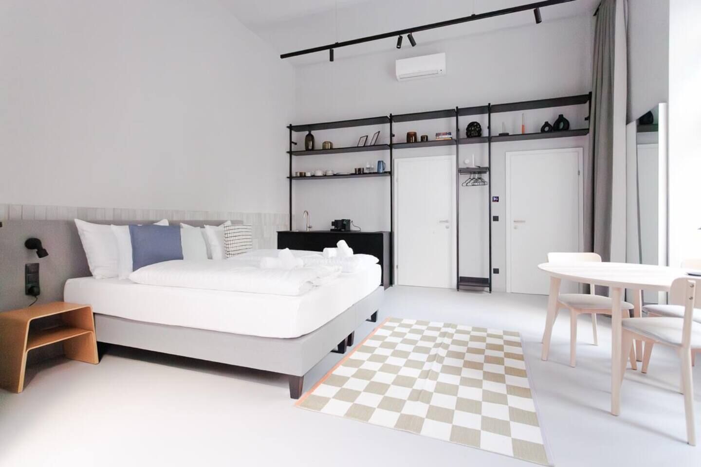 Coffres-forts dans les chambres, bureau, Wi-Fi, draps fournis