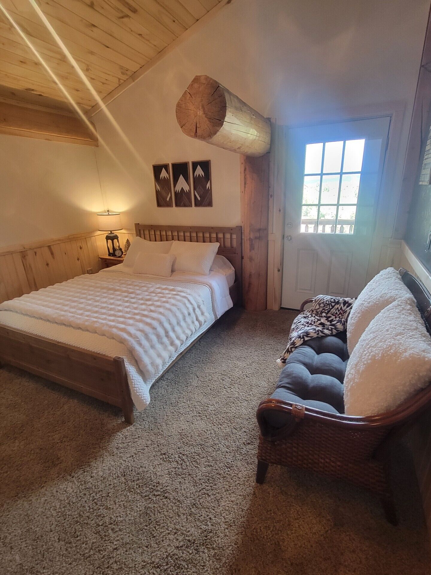 7 bedrooms, in-room safe, travel cot, free WiFi