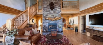 Red Rock Lodge — Escape, Relax, and Make Lasting Memories!