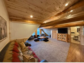 Smart TV, caminetto